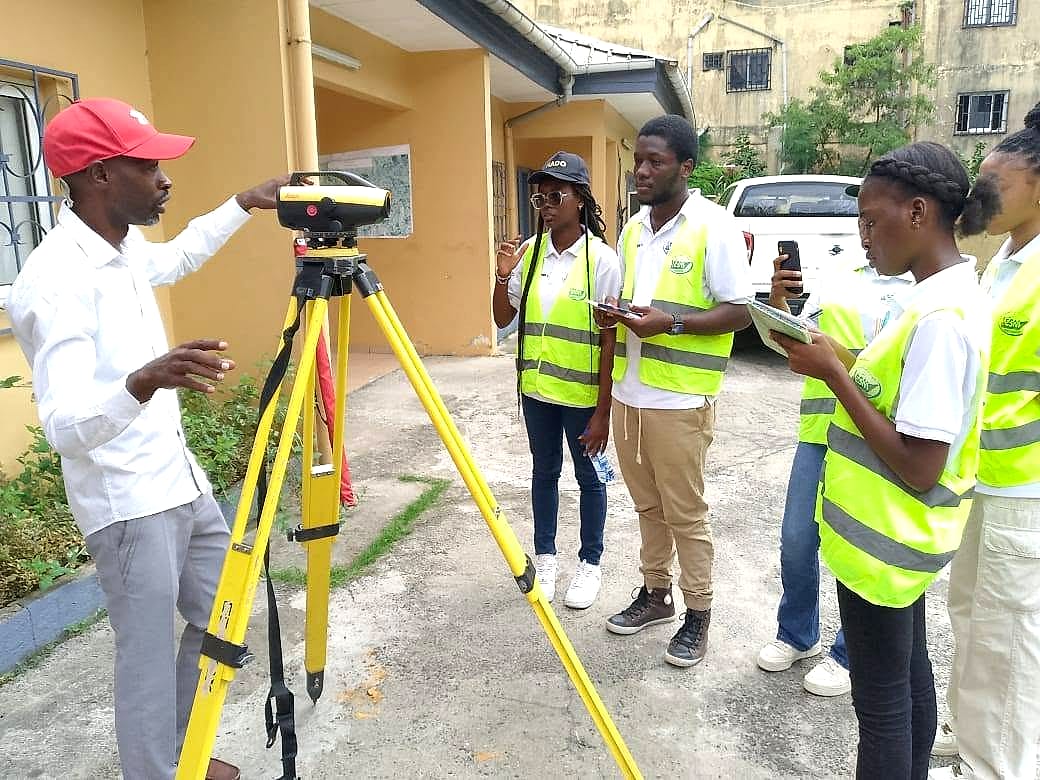 Cours de topographie en plein air